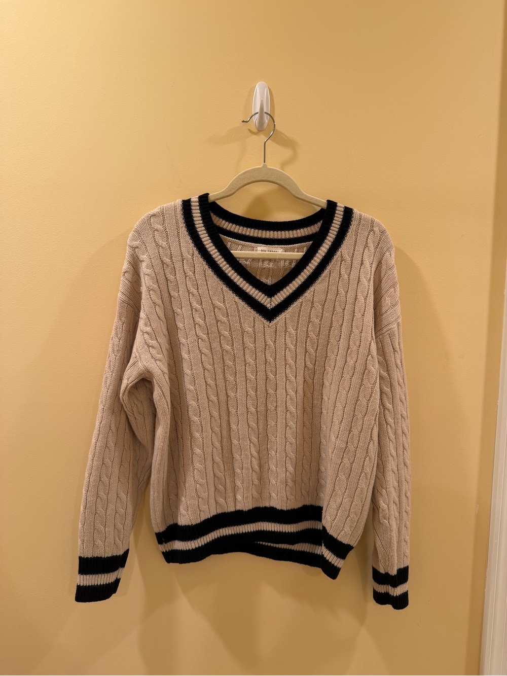 Women’s V-Neck Cable Knit Sweater with Contrast Trim - Cream/Black
